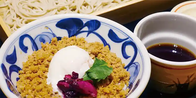 鳥取ごっつお!!郷土料理フェア 第三弾「鹿そぼろ丼～温泉卵添え」イメージ