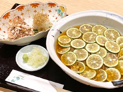 すだち蕎麦はじめました