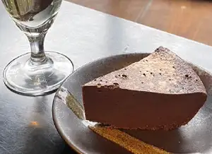 酒処 稲田屋 米子店のバレンタインウィーク「チョコレートケーキサービス」いたします！