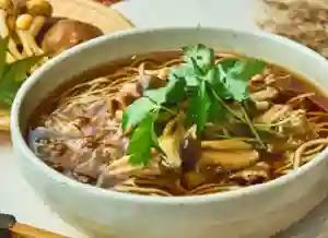 蕎麦割烹 稲田 コレド室町店、季節のお蕎麦「牛肉と木の子のつけ汁せいろ･蕎麦」人気です