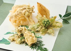 蕎麦割烹 稲田 コレド室町店「桜鯛と季節野菜の天ぷら」はじめました