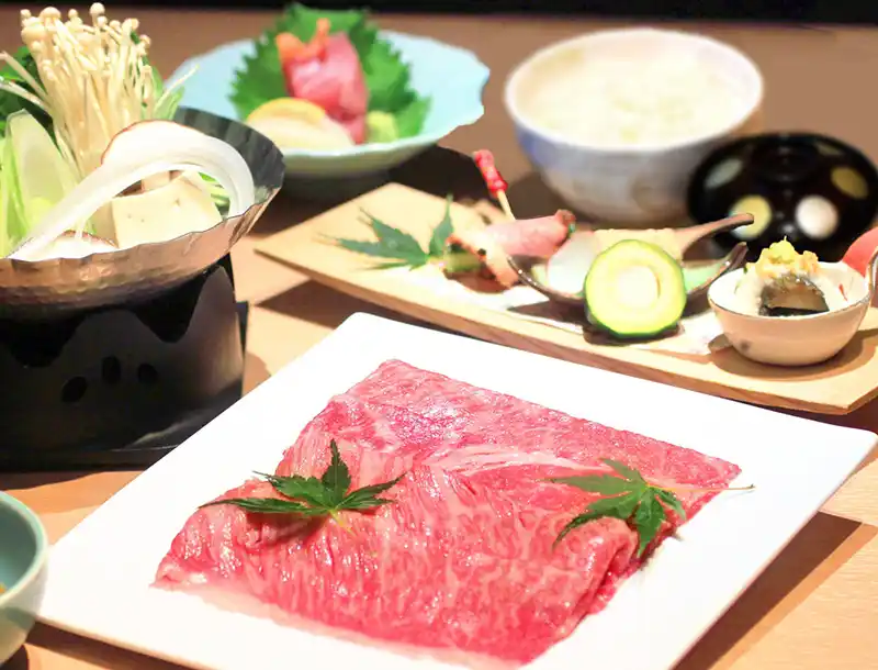 蕎麦と酒蔵 稲田屋「和牛すき焼き御膳」はじめました