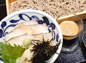 蕎麦処 いなたや 光が丘店 春満喫メニュー「大海老と春野菜の天ぷらそばと真鯛ごまだれ丼、はじめました